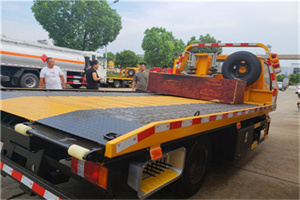 海晏附近拖车电话号码服务